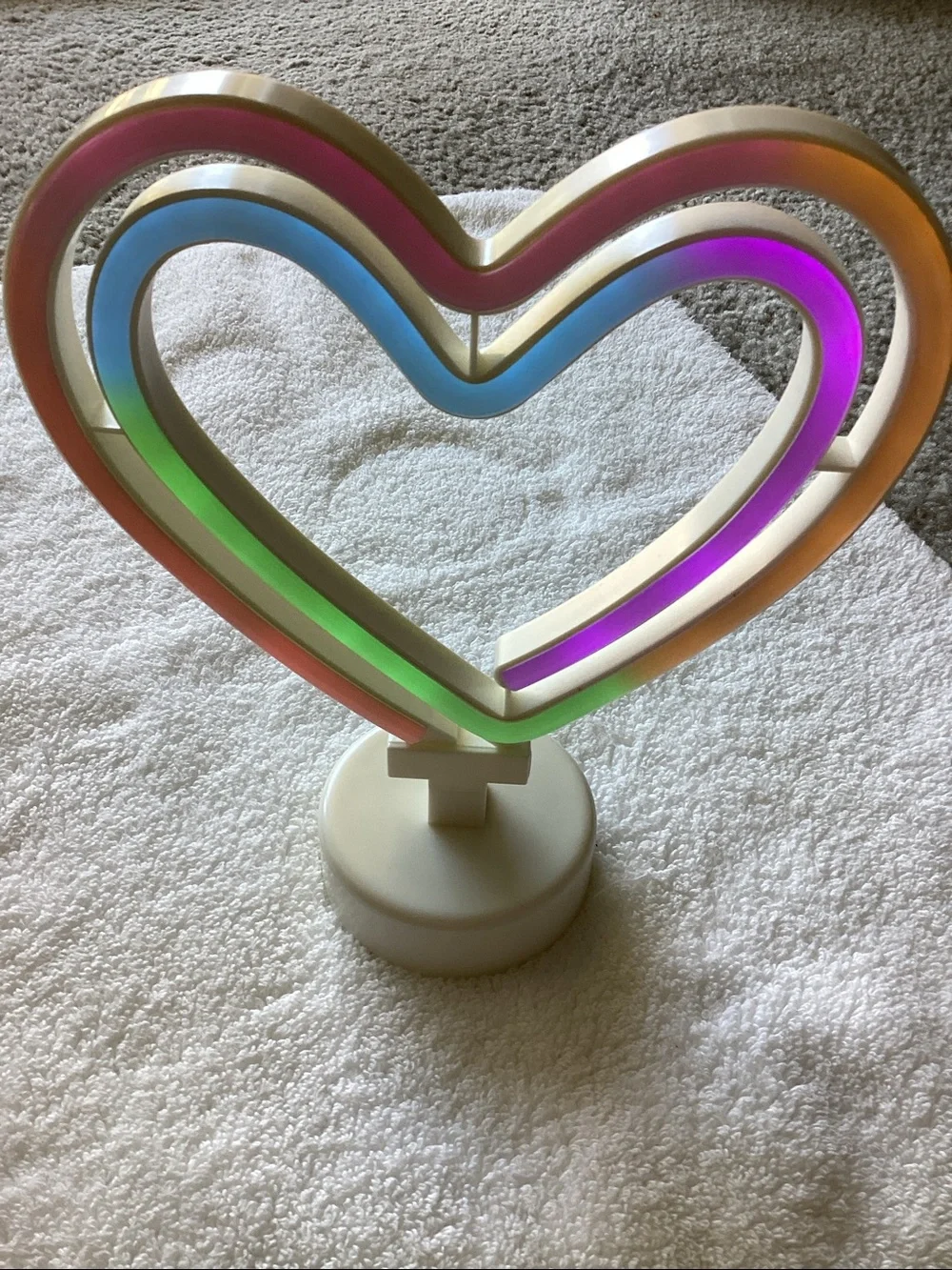 White Heart Accent Light, Battery Operated, multicolor when lit 🔥